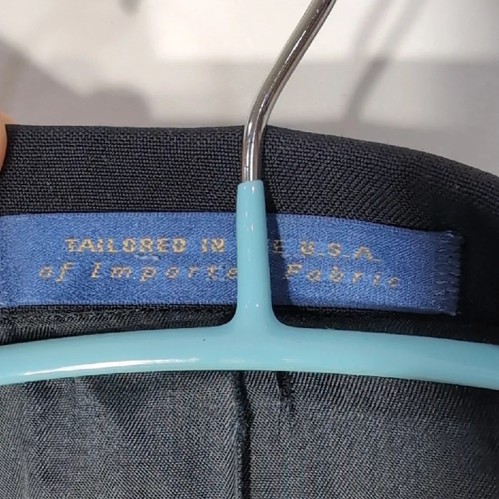 Nordstrom | Vintage 100% Wool Classic Dark Navy Blazer with Gold Accents Size 46